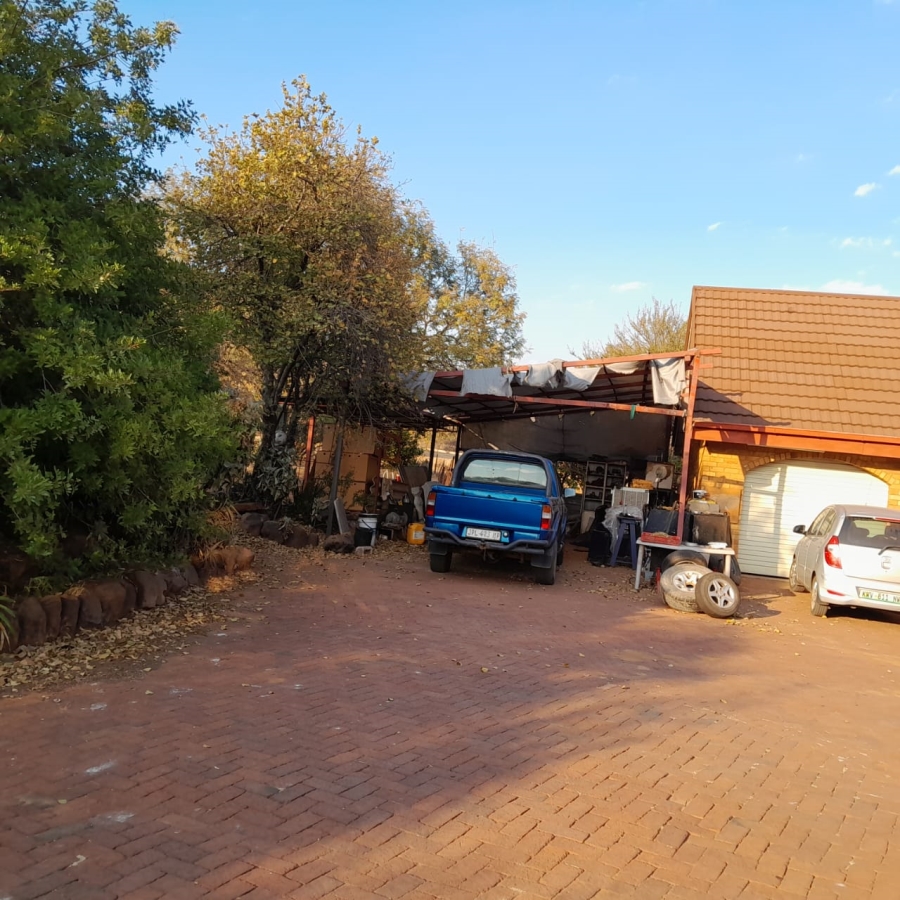 4 Bedroom Property for Sale in Schietfontein North West